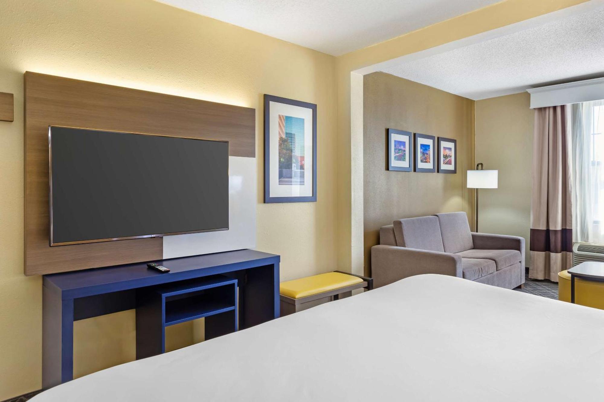 Comfort Suites Hanes Mall Winston-Salem Eksteriør billede